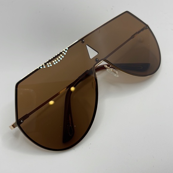 Fashionable Shield Sunglasses - Picture 4 of 8